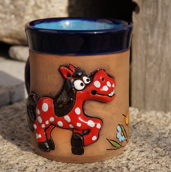 Keramik Tasse mit Pferd Rosi rot Handarbeit