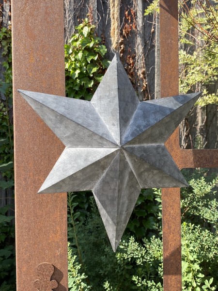 Eisenblech Deko - Stern groß verzinkt zum Hängen - Höhe 38 cm